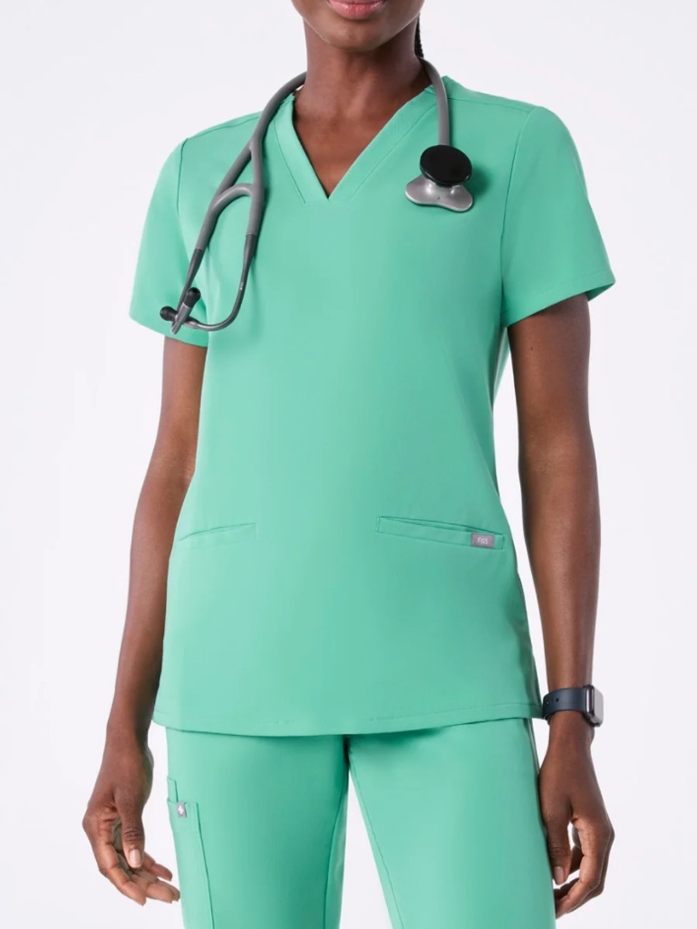 Figs nurse scrubs Casma Three-Pocket Scrub Top size M surgical green
